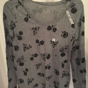 NWT Ann Taylor LOFT Flower 🌹 Print Long Sleeved Tee shirt XS